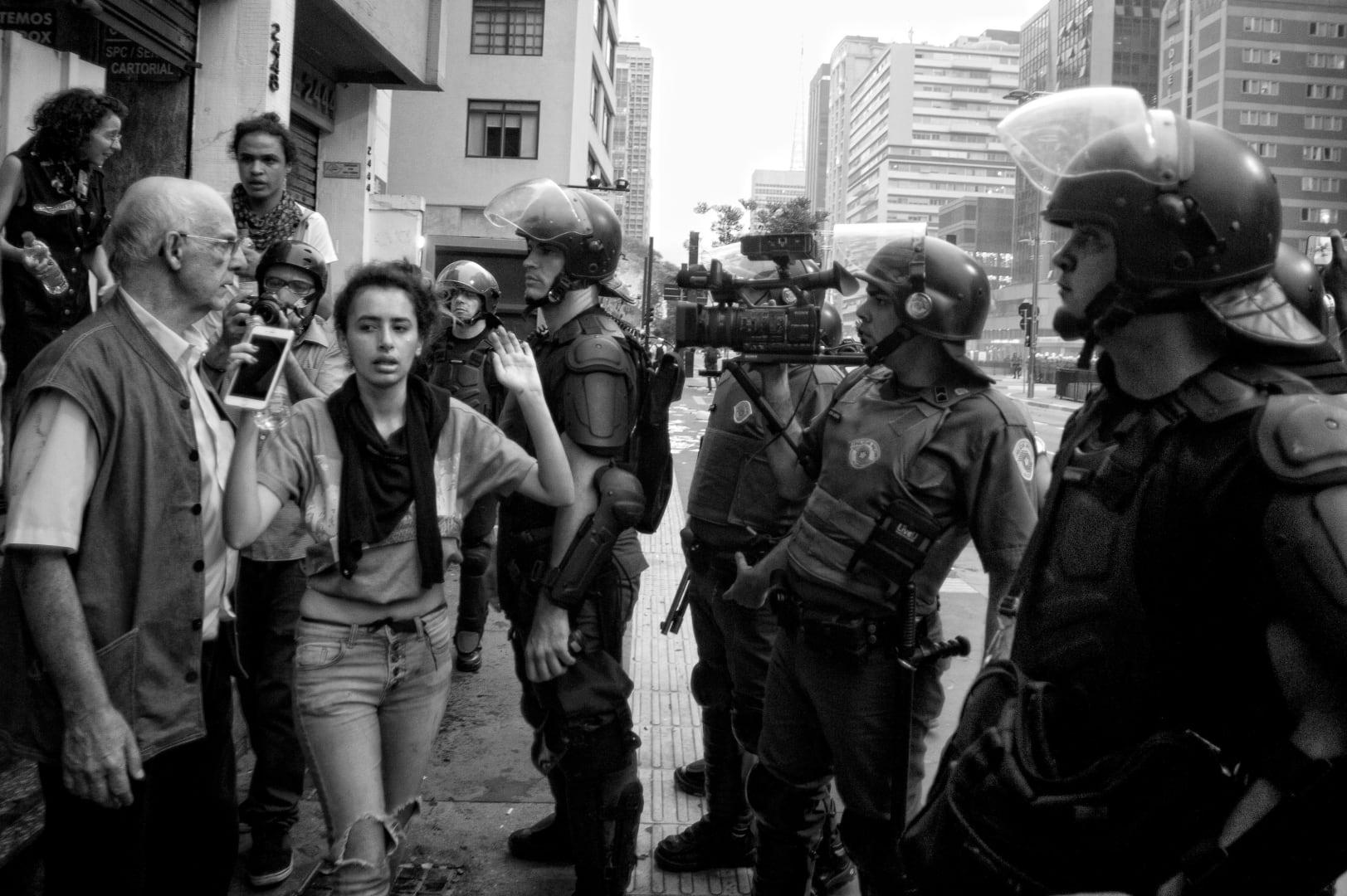 "Criando uma guerra falsa": Anomalias de protesto no Brasil alimentam perguntas sobre o projeto J6
